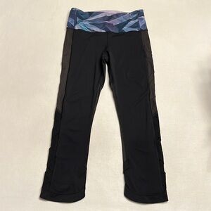 27. Lululemon Var-City Crop Black / Pretty Prism Multi